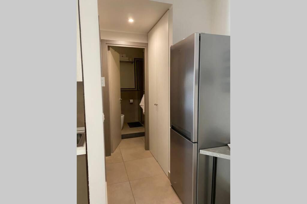 B&B Piano1 Interno5 - Accogliente E Moderno Bilocale Vicino Al Centro ซาแลร์โน ภายนอก รูปภาพ