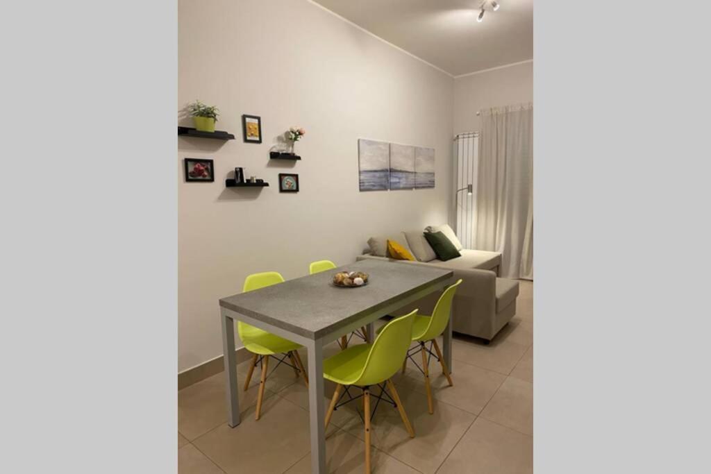 B&B Piano1 Interno5 - Accogliente E Moderno Bilocale Vicino Al Centro ซาแลร์โน ภายนอก รูปภาพ